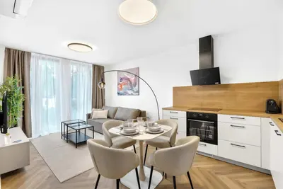 Image de Bright Family Apartment for 6 - Ac & Private Parking