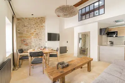 Image de GuestReady - Apt pour 4, Design- Vieux Lyon
