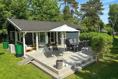 Image de Maison de vacances des années 1970 située à 400 mètres de la plage