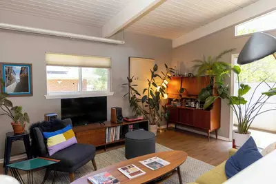 Image de Mid-Century Boulder Bungalow in a Quiet & Central Neighborhood