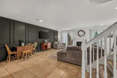 Image de Cozy 2-bedroom townhome in serene Peachtree Corners with a huge private yard
