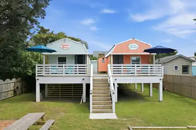 Coral Serenade  - Charming Tiny Cottage Centrally Located
