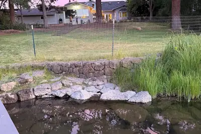 Image de Riverfront w/dock and big backyard. Enjoy your own slice of the Deschutes River.