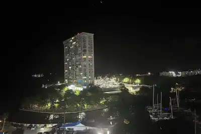 Image de Penthouse Overlooking  the Marina and Sea with 4-bedrooms and Pools