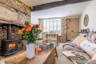 Image de 2 Bed in Stroud (oc-77489)