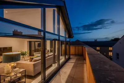 Image de 4 Bed in Richmond (oc-83250)