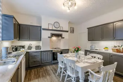Image de 4 Bed in Holmfirth (oc-86032)