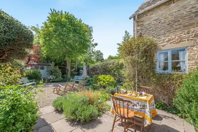 Image de 2 Bed in Cirencester (oc-hic05)