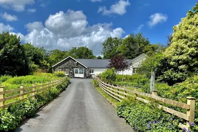 10 Bed in Lampeter (oc-pontv)