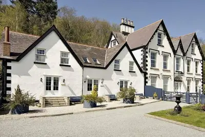 3 Bed in Conwy (oc-typll)