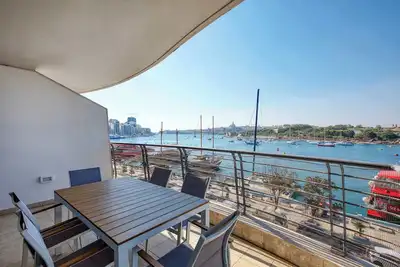 Image de Sliema 3bdr Flat with Seaview
