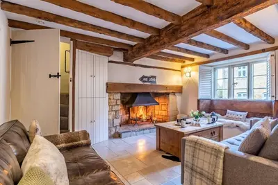 Image de 3 Bed in Cheltenham (oc-49965)