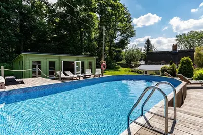 Image de 6 Bed in Lymington (oc-56765)