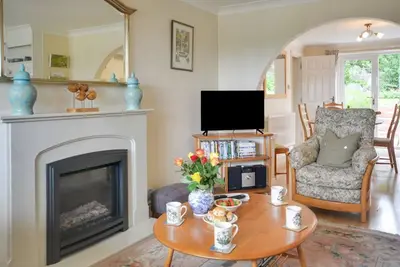 Image de 2 Bed in Totland Bay (oc-ic003)