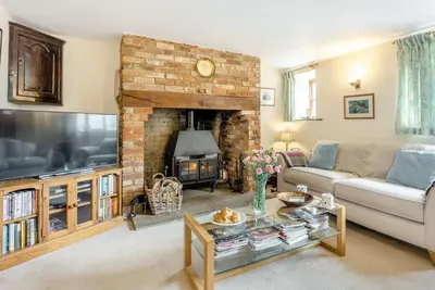 Image de 3 Bed in Carisbrooke (oc-ic037)