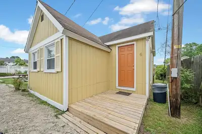 Dolly's Place 6 by Seaside Vacations!