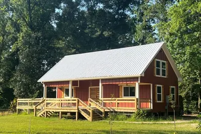 Image de The Firehouse, Charming 3-bedroom-loft cottage in Baker along the Comite River