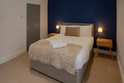 Image de Maison-Moderne-Salle de bain partagée-Vue sur Rue