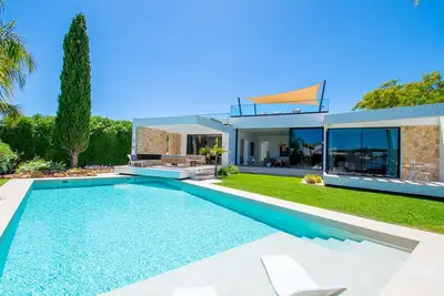 Image de Villa Cactus, modern villa with two private swimming pools walking distance to the beach