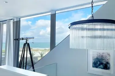 Image de 4 Bed in Newquay (oc-83117)