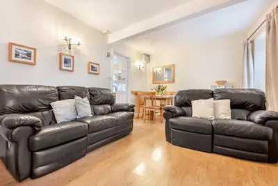 Image de 2 Bed in Keswick (oc-sz147)