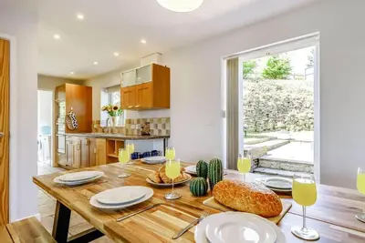 5 Bed in Matlock (oc-88486)