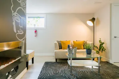 Image de Excellent City Access - Cozy Basement Suite, 3bdr