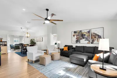 Image de Quiet Pet-Friendly Wec Retreat, Queen Beds, Wi-Fi, Fenced Yard, 2 Washers/Dryers
