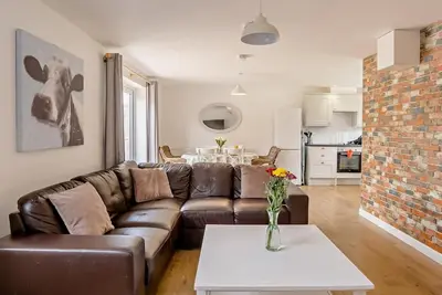 Image de 3 Bed in Newport (oc-90253)