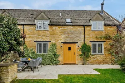 Image de 2 Bed in Cheltenham (oc-92085)