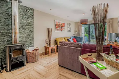 Image de 3 Bed in Brockenhurst (oc-55301)