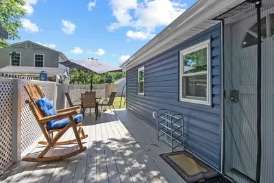 Image de Pet-Friendly Edgewater Cottage Big Fenced Yard