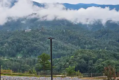 Image de Cozy 1-bedroom Deluxe suite w/ fitness room & water park in charming Gatlinburg