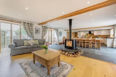Image de 6 Bed in Holsworthy (oc-lympb)
