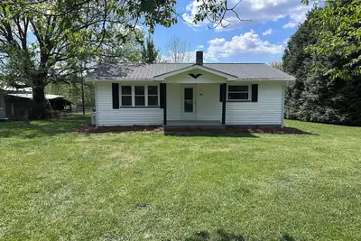 Image de 2 Bedroom Cottage Elkin- Yadkin Valley Farm Stay Near Trout Fishing & Vineyards