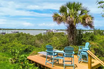 Image de Spoonbill Cottage - New & Modern In Perfect Location w/ Waterfront Deck