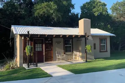 Image de Lovely 1-bedroom cabin with Ac in charming Clifton on Lake Whitney. Pool, HotTub