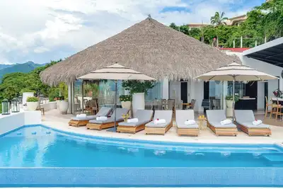 Image de Villa Iris 9br Modern Villa • Weddings + Retreats + Birthday Celebrations