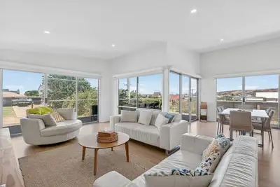 Image de Coastal Comfort for Families & Friends