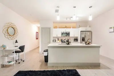 Image de Appartement de luxe avec vue sur la rivière, piscine et parking gratuit
