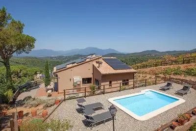 Image de Villa « Vora Cel » avec vue sur la montagne, piscine privée et Wi-Fi