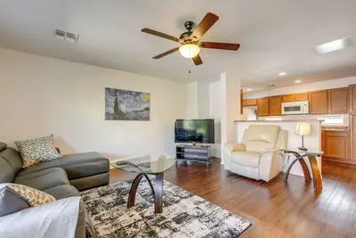Image de Easy Access to Asu! Extended-Stay Tempe Townhome
