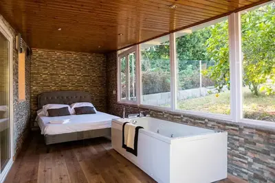 Image de 1, 000-Meter Home Near The Beach (Pet-Friendly)
