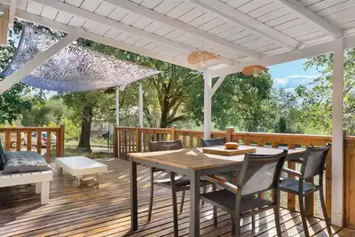 Image de Bungalow « L’échappée » avec vue sur la montagne, Wi-Fi et climatisation