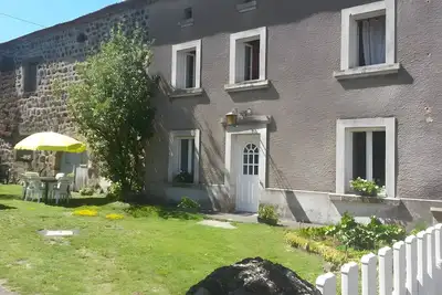 Image de Maison  « Ancienne Ferme Typique »  jardin privé