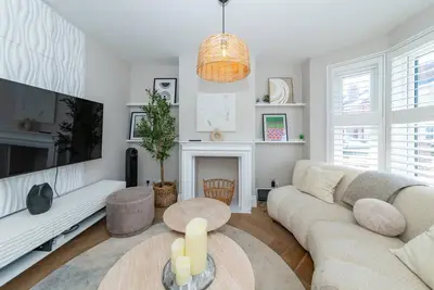 Image de Cosy & Modern 2br House with Home Office - Pass the Keys