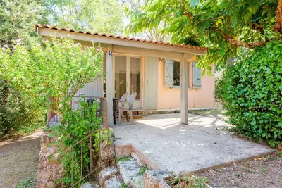 Image de Chalet « Confort Piscine Partagée » avec piscine, terrasse communes et Wi-Fi
