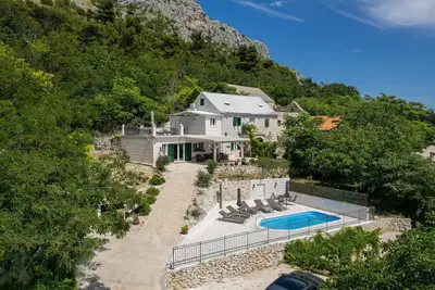 Image de Villa avec vue sur mer et jacuzzi à Jesenice