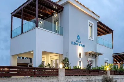 Image de Villa Elena Beach with 2 bedrooms, Heated Pool & Jacuzzi just 70m from Sea