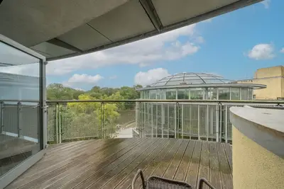 Image de Cosy Urban Oasis | Balcony | Fast WiFi | Central